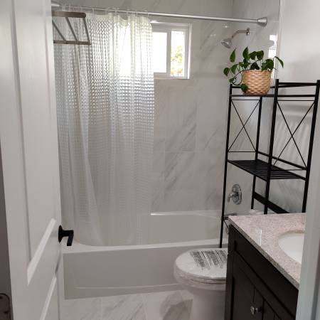 Listing photo 1 of 3