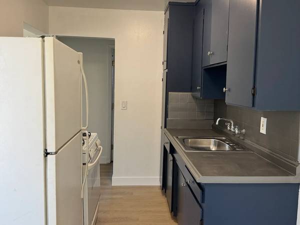Listing photo 1 of 5