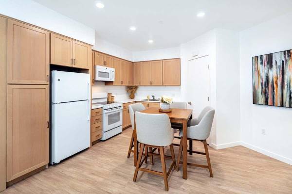 Listing photo 1 of 5