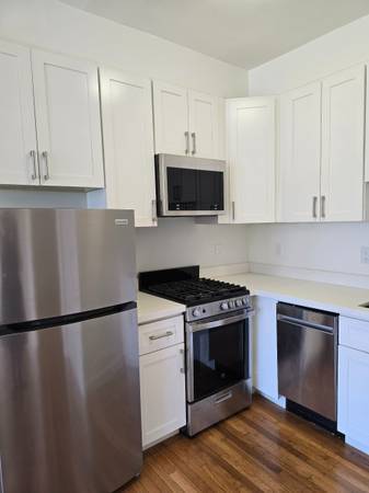 Listing photo 1 of 5