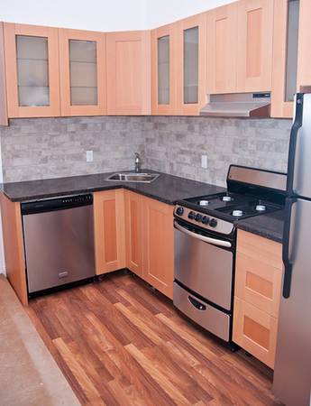 Listing photo 1 of 3