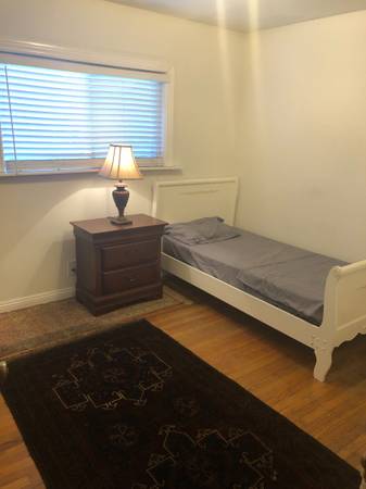 Listing photo 1 of 5