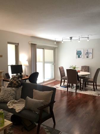 Listing photo 1 of 5