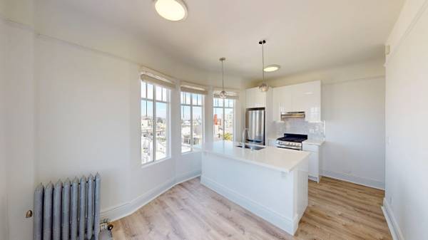 Listing photo 1 of 5