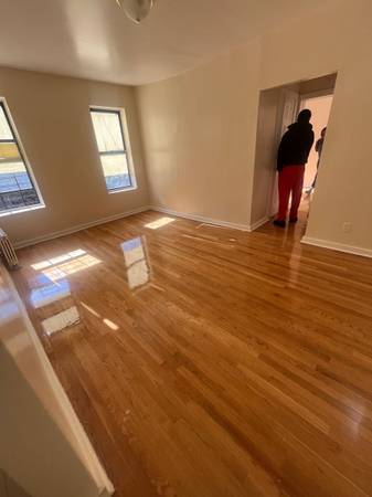 Listing photo 1 of 4