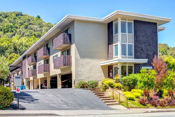 Listing photo 1 of 5