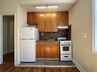 Listing photo 1 of 5
