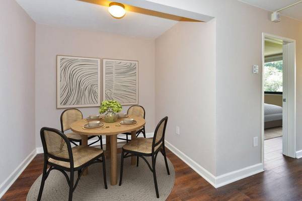 Listing photo 1 of 5