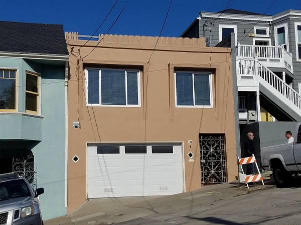 Listing photo 1 of 5