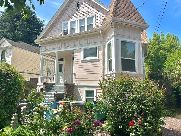 Listing photo 1 of 5