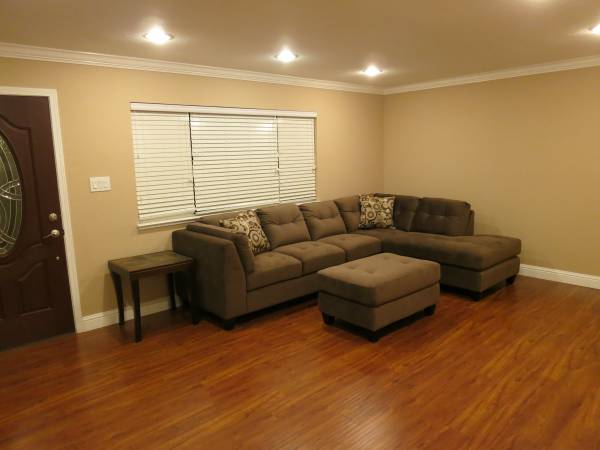 Listing photo 1 of 5