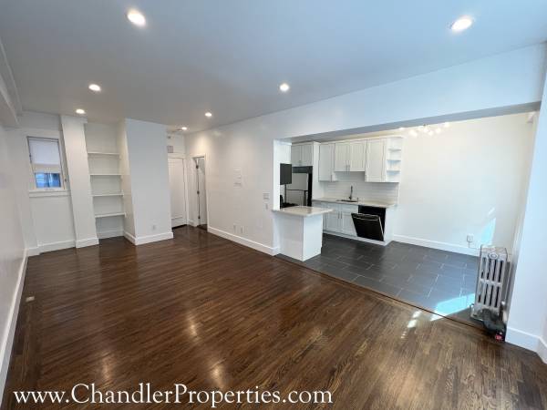 Listing photo 1 of 5