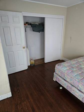 Listing photo 1 of 5