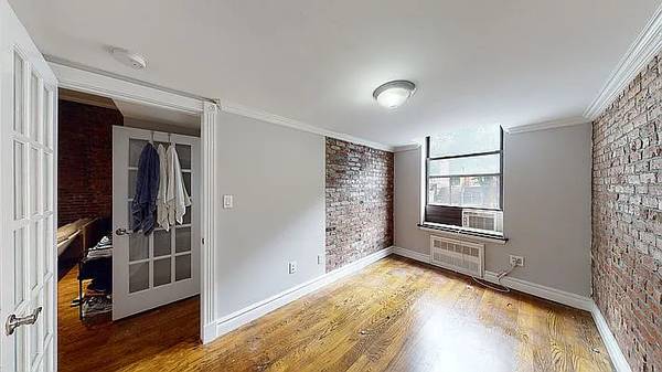 Listing photo 1 of 5