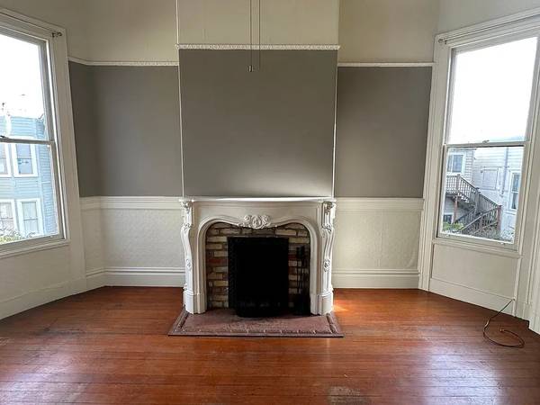 Listing photo 1 of 5