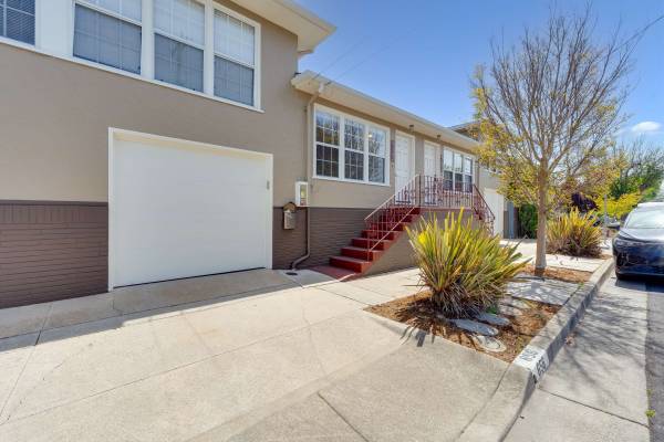 Listing photo 1 of 5