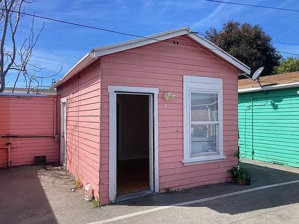 Listing photo 1 of 5