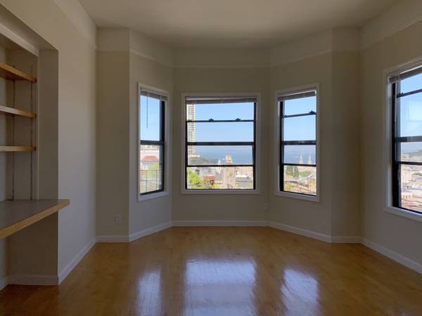 Listing photo 1 of 5