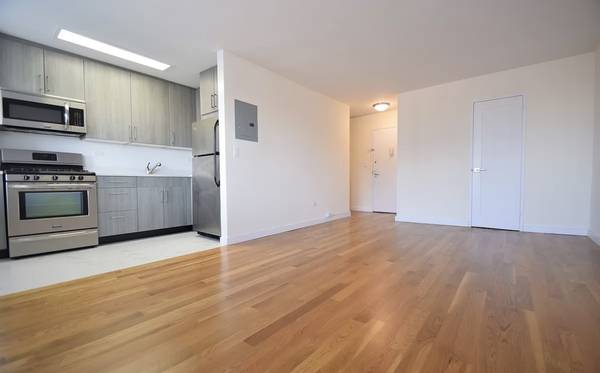 Listing photo 1 of 3