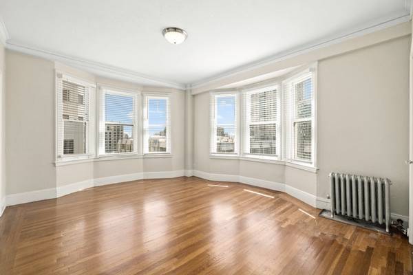 Listing photo 1 of 5