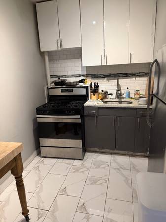 Listing photo 1 of 5