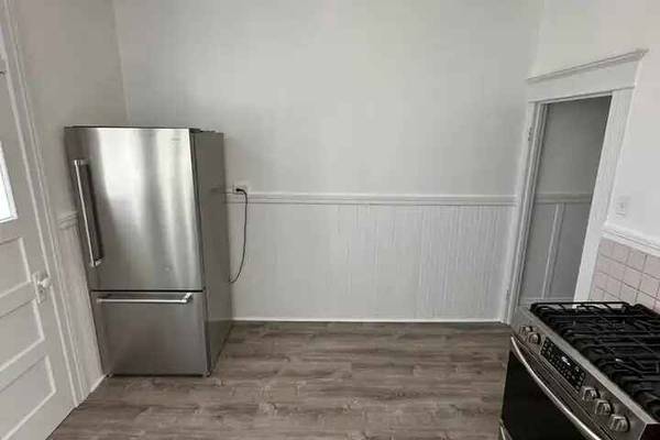 Listing photo 1 of 5