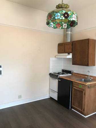 Listing photo 1 of 5