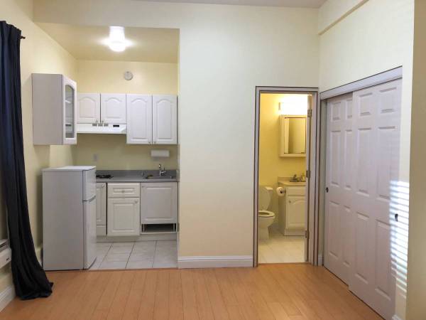 Listing photo 1 of 5