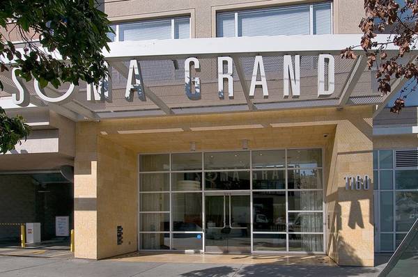 Listing photo 1 of 5