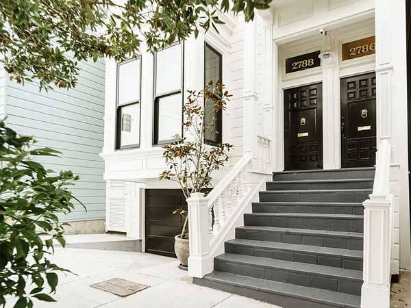 Listing photo 1 of 4