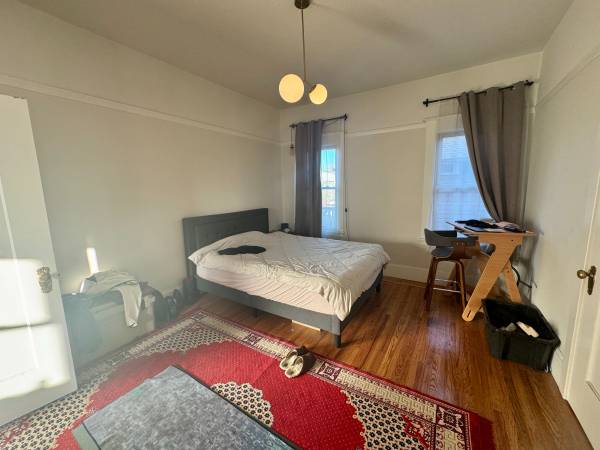 Listing photo 1 of 5