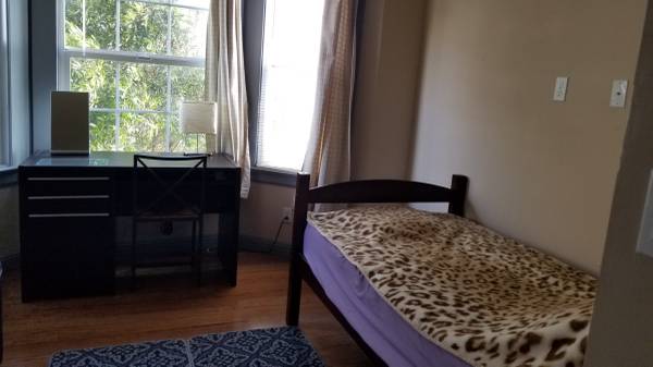 Listing photo 1 of 5