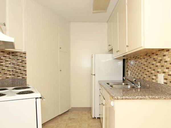 Listing photo 1 of 5