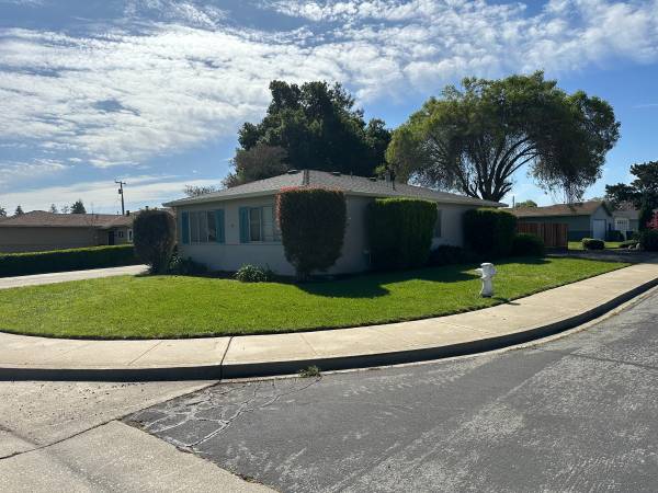 Listing photo 1 of 5