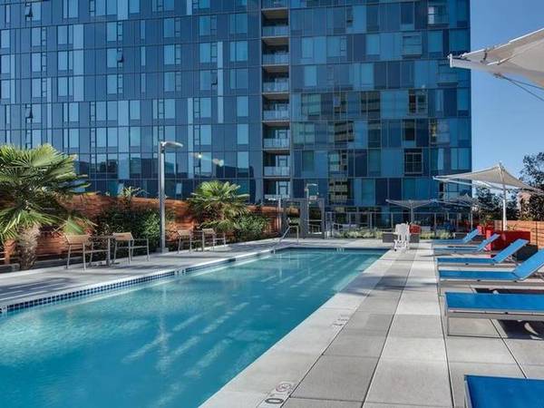 Listing photo 1 of 5