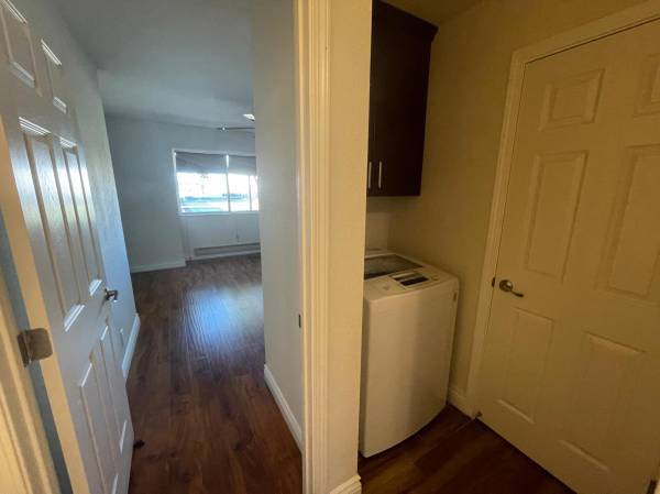 Listing photo 1 of 3