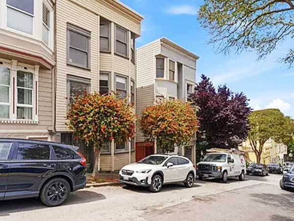 Listing photo 1 of 5