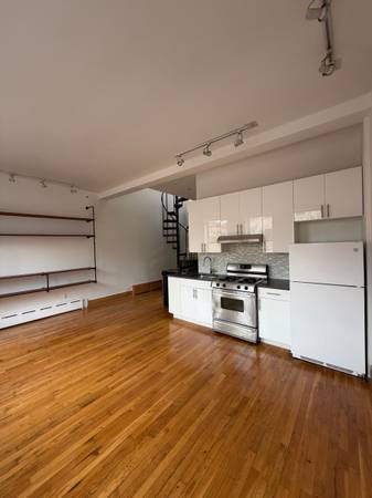 Listing photo 1 of 3