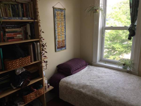 Listing photo 1 of 5