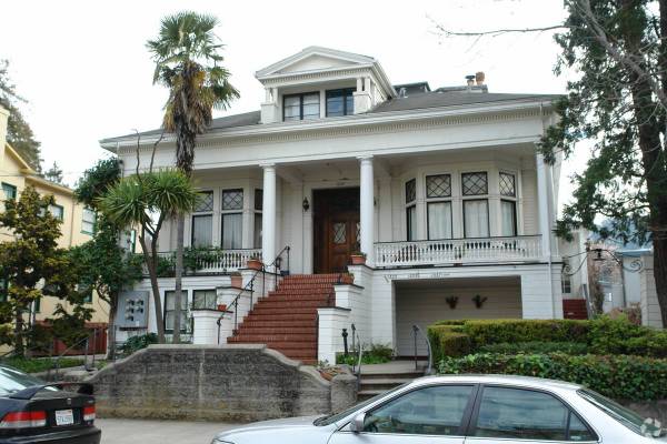 Listing photo 1 of 5