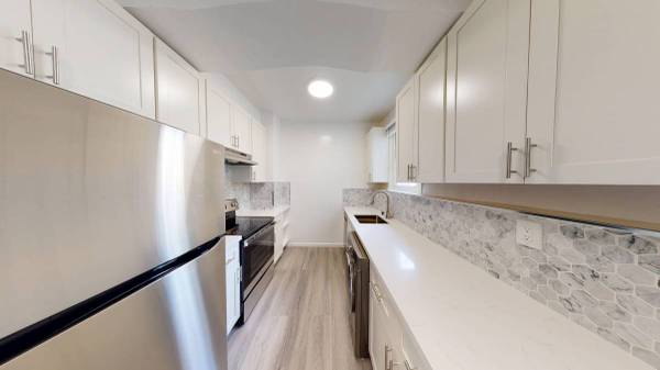 Listing photo 1 of 5