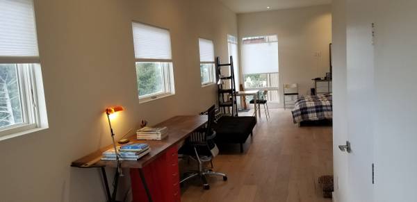 Listing photo 1 of 5