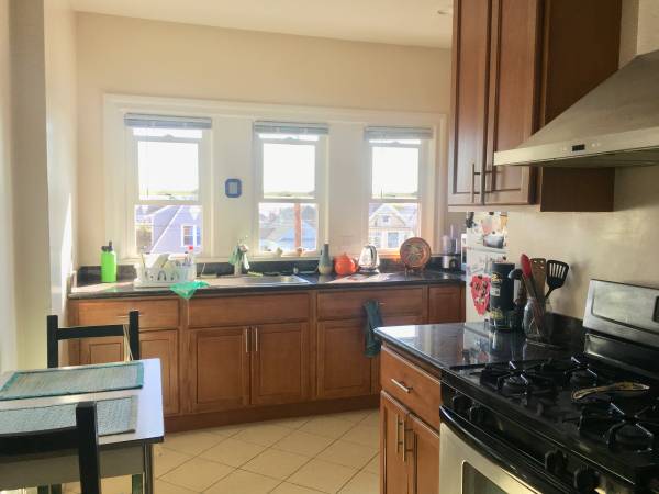 Listing photo 1 of 5