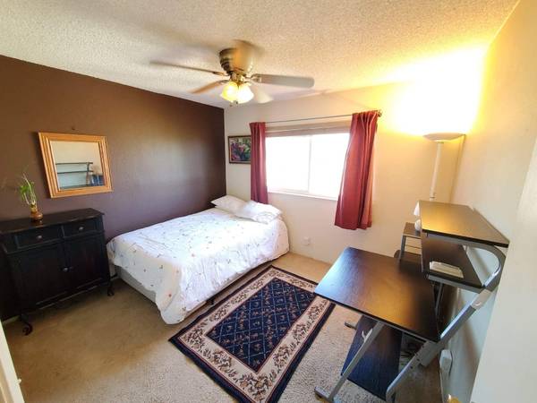 Listing photo 1 of 2