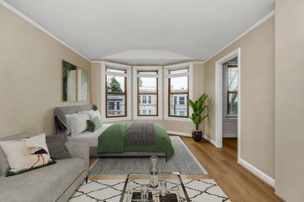 Listing photo 1 of 5