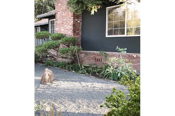 Listing photo 1 of 5