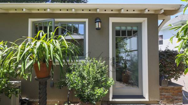 Listing photo 1 of 5