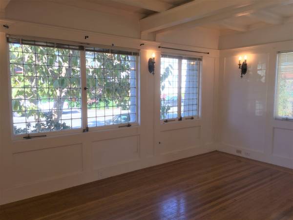 Listing photo 1 of 5