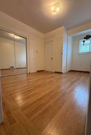 Listing photo 1 of 4