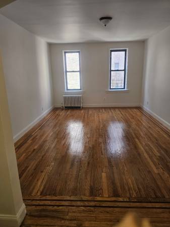 Listing photo 1 of 5